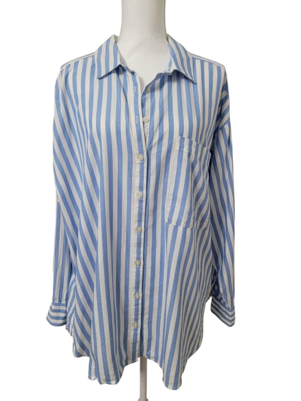 LOFT Size XL BLue & White Striped Button Down Long Sleeve Shirt
